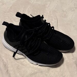 Women’s Black Knit Athletic Sneakers - Nike